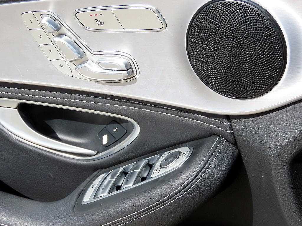 Mercedes Benz C Class - Vista 12