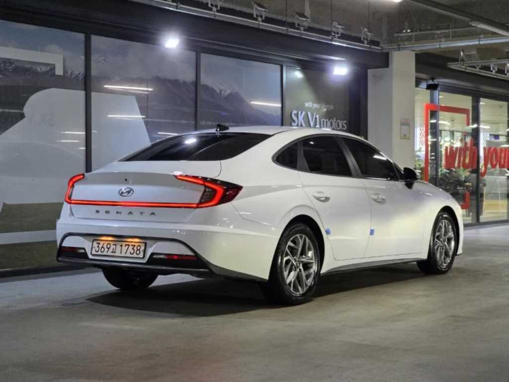 HYUNDAI Sonata - Vista 4