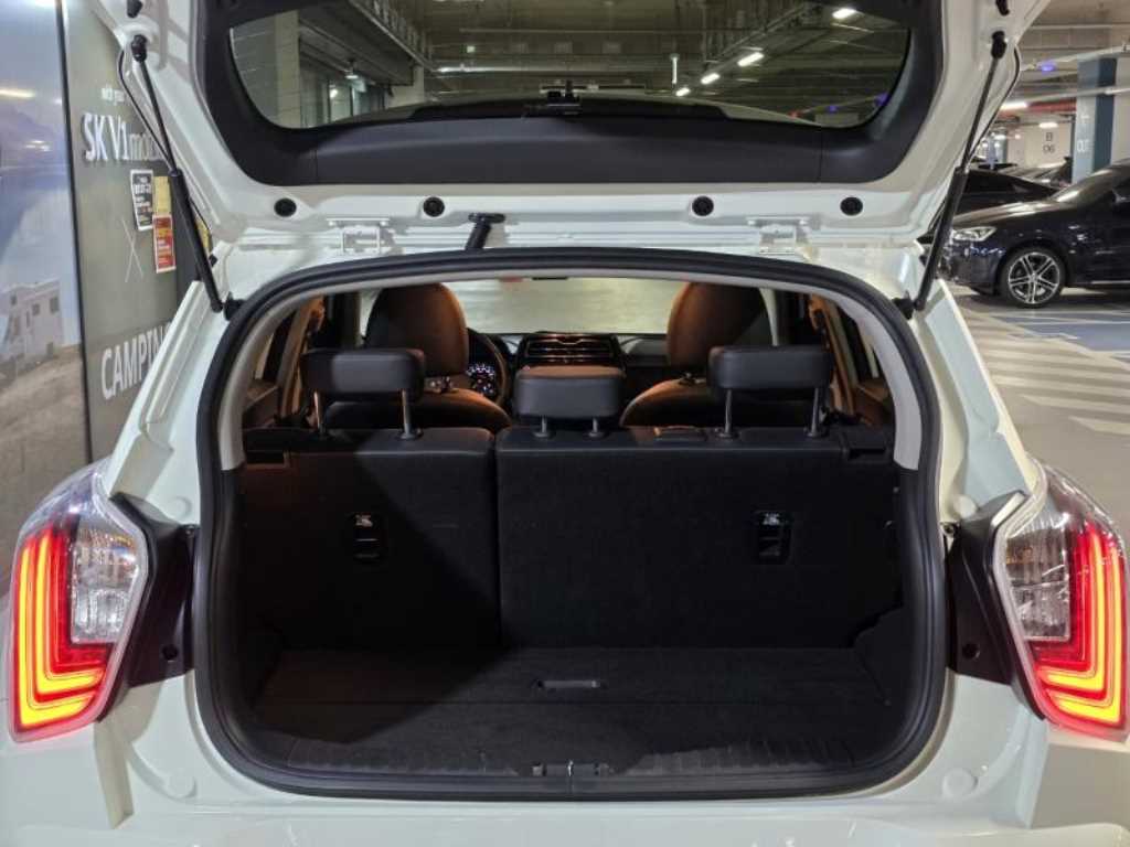 Ssangyong Tivoli - Vista 6