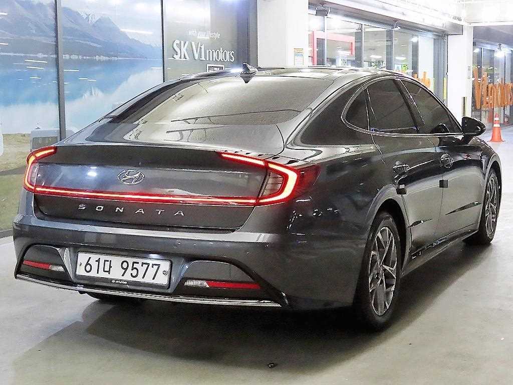 HYUNDAI Sonata - Vista 4