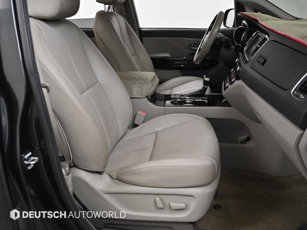 KIA Carnival - Vista 10