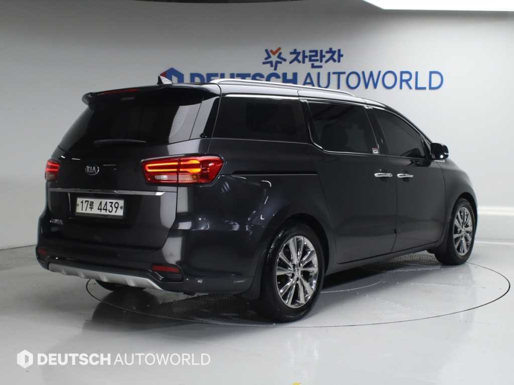 KIA Carnival - Vista 2