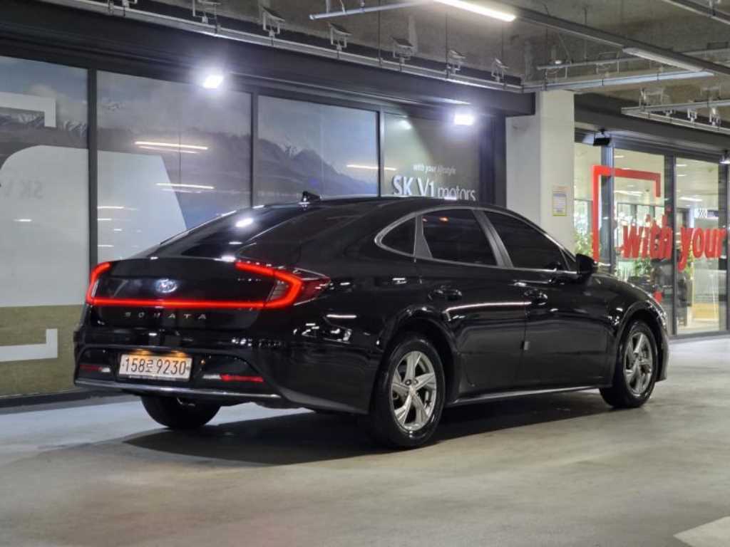 HYUNDAI Sonata - Vista 4