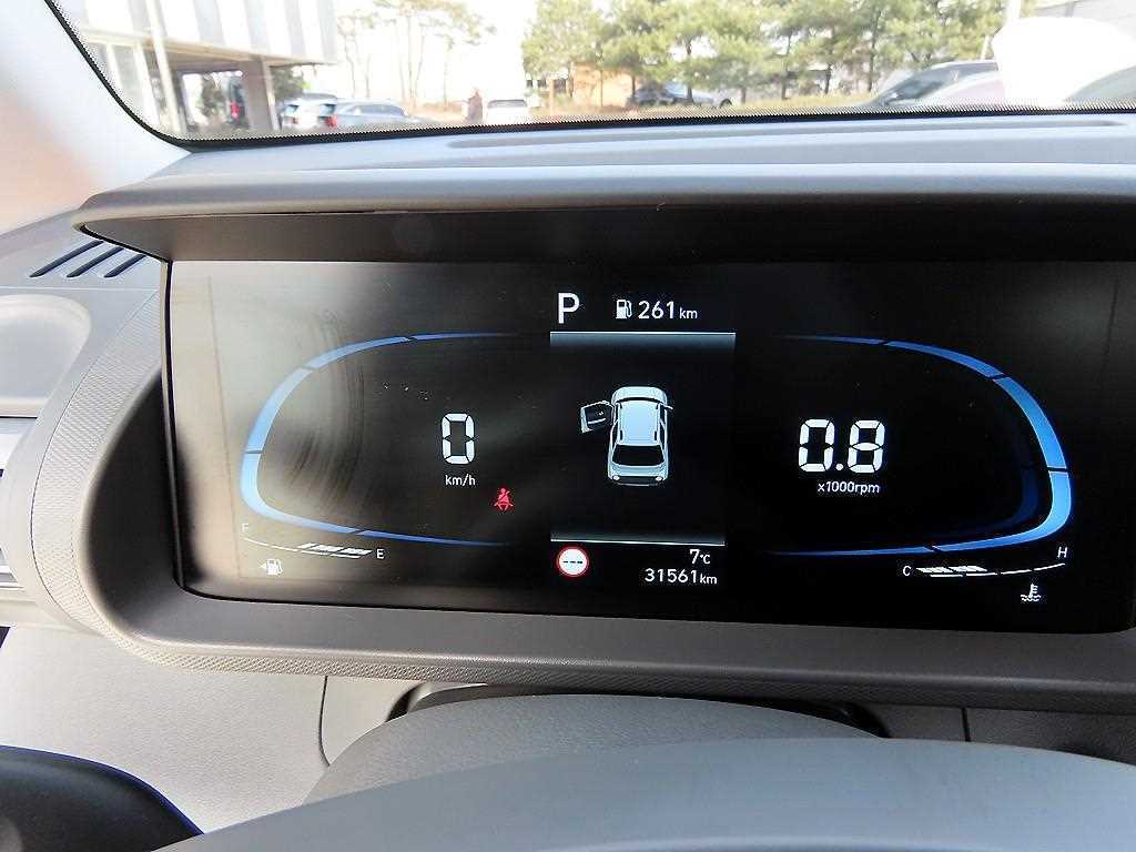 HYUNDAI Casper - Vista 9