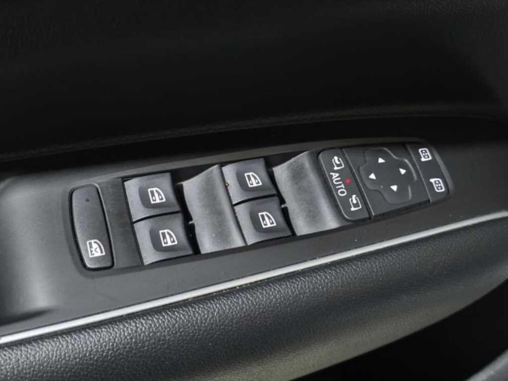 SAMSUNG QM6 - Vista 12