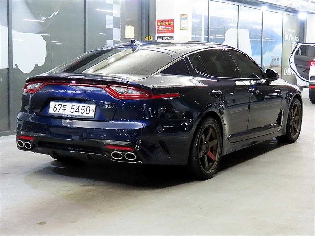 KIA Stinger - Vista 4