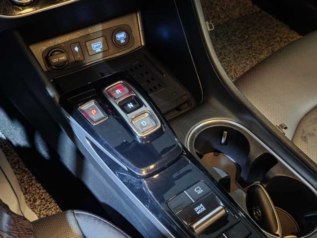 HYUNDAI Sonata - Vista 12