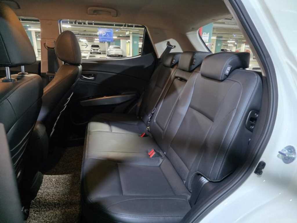 Ssangyong Tivoli - Vista 8