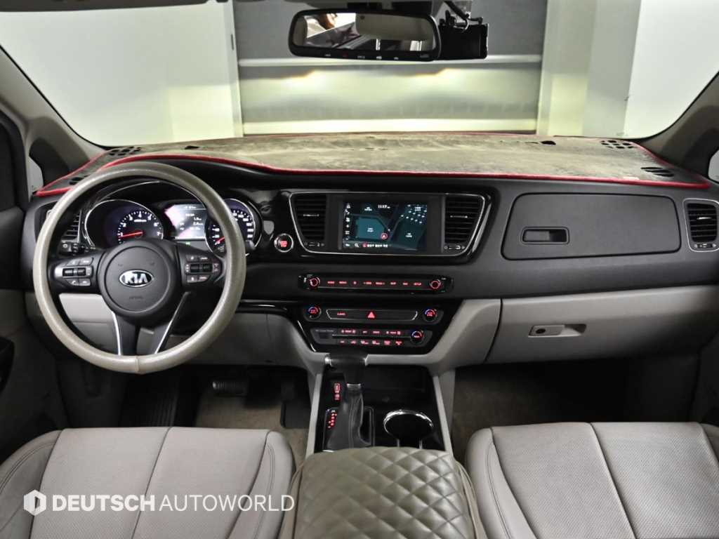 KIA Carnival - Vista 7