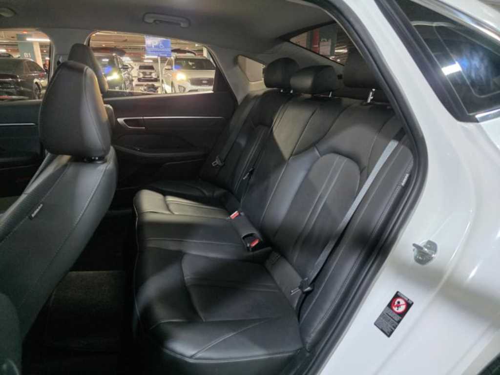 HYUNDAI Sonata - Vista 8