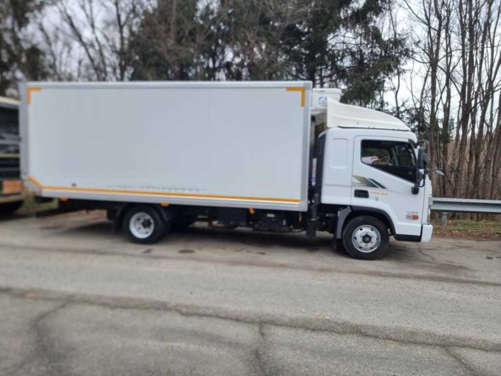 medium and large cargo truck - Vista 3