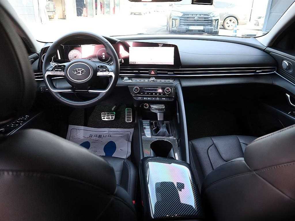 HYUNDAI Avante - Vista 5