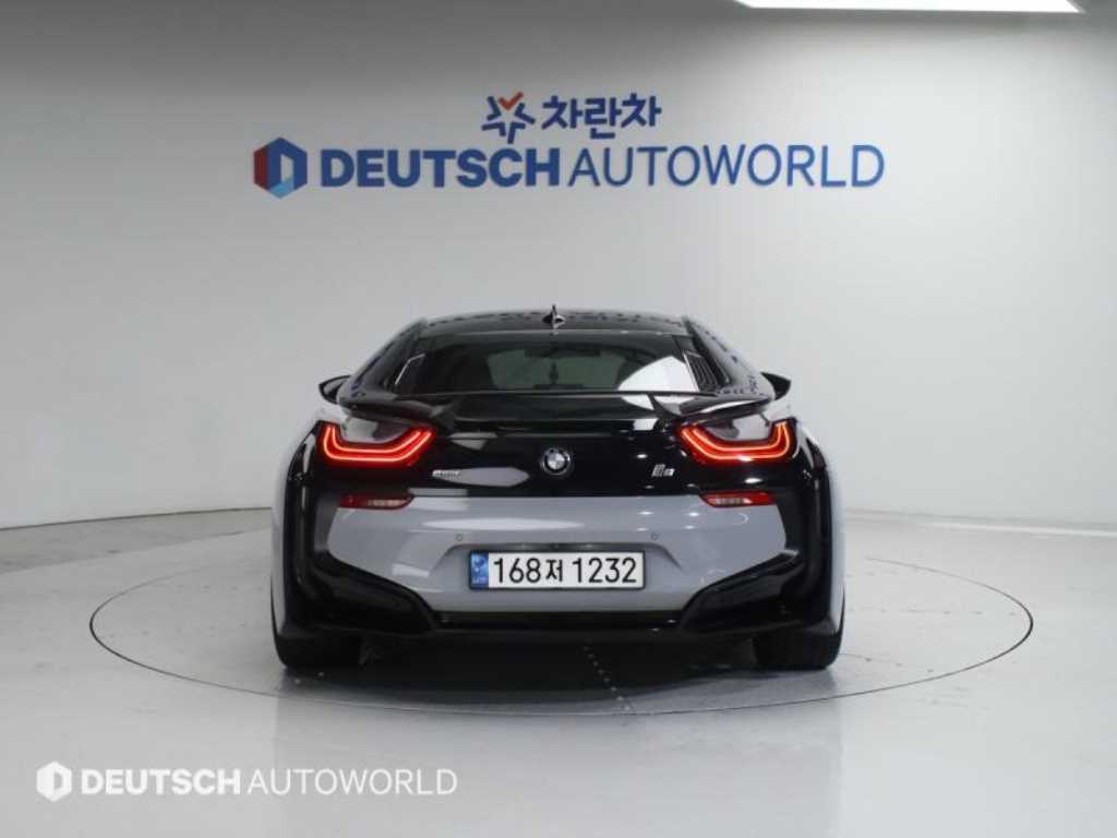 BMW i8 - Vista 4