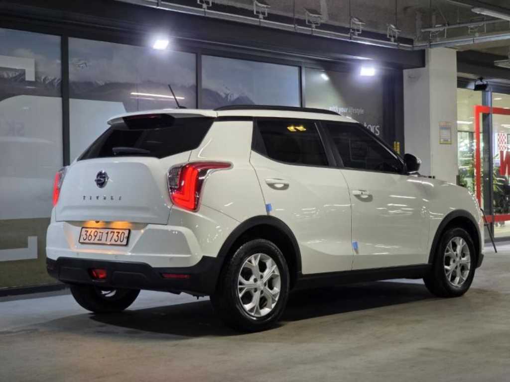 Ssangyong Tivoli - Vista 4