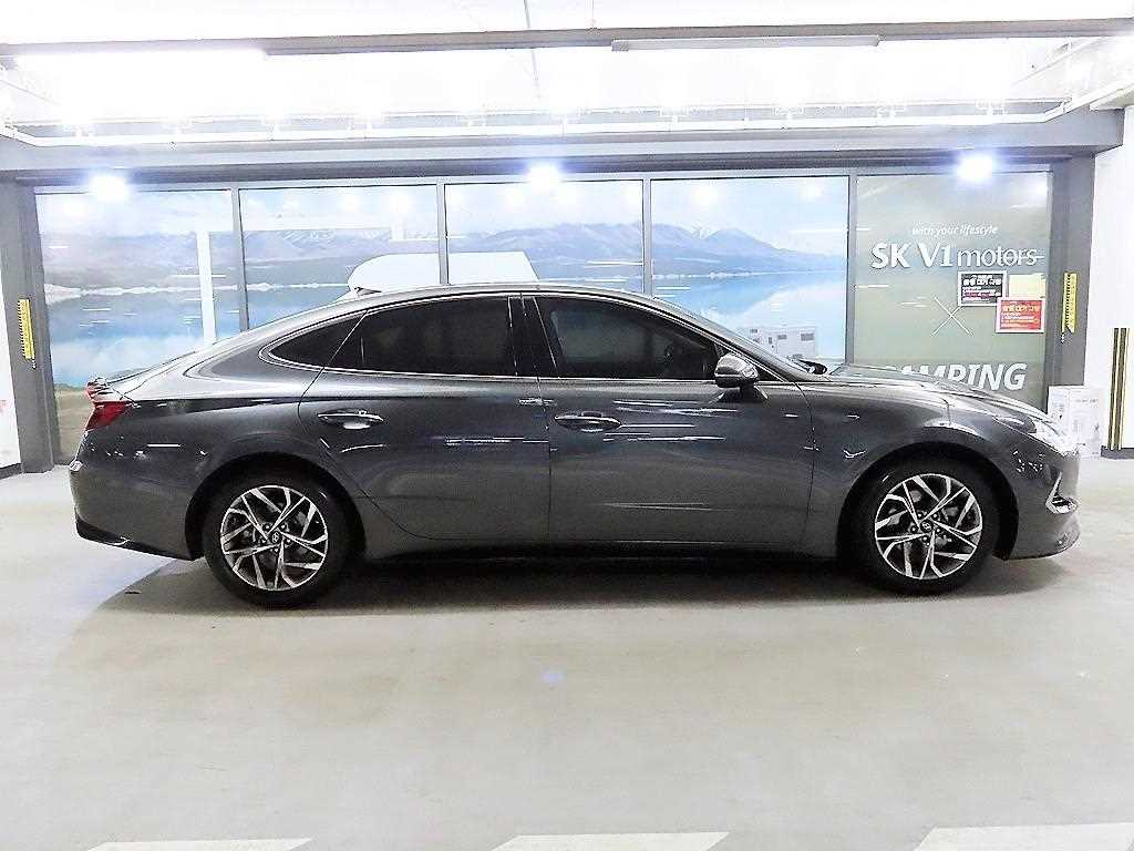 HYUNDAI Sonata - Vista 3