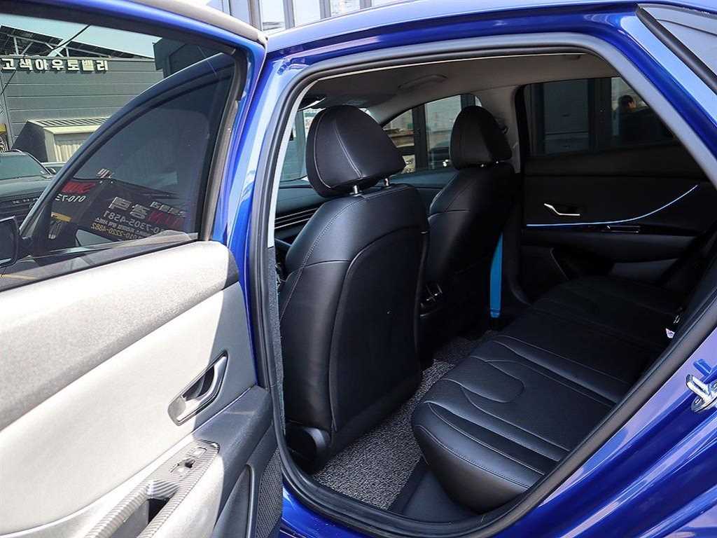 HYUNDAI Avante - Vista 7