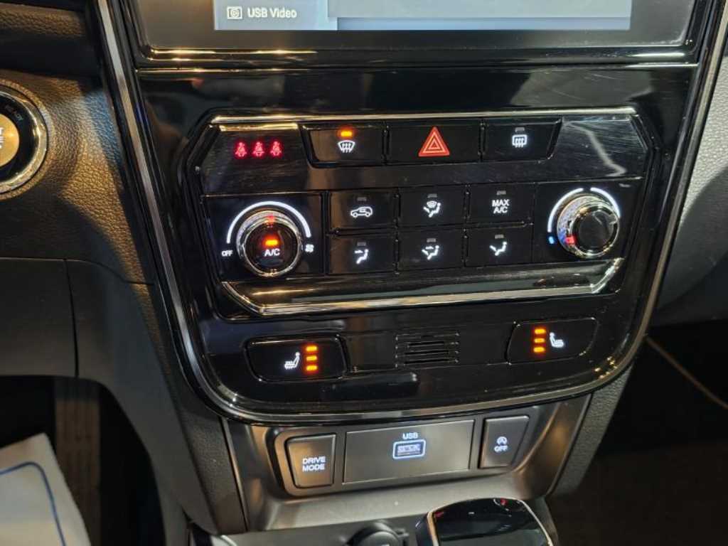 Ssangyong Tivoli 2022 Blanco - Importación desde Corea - HF Imports Iquique - Foto 15