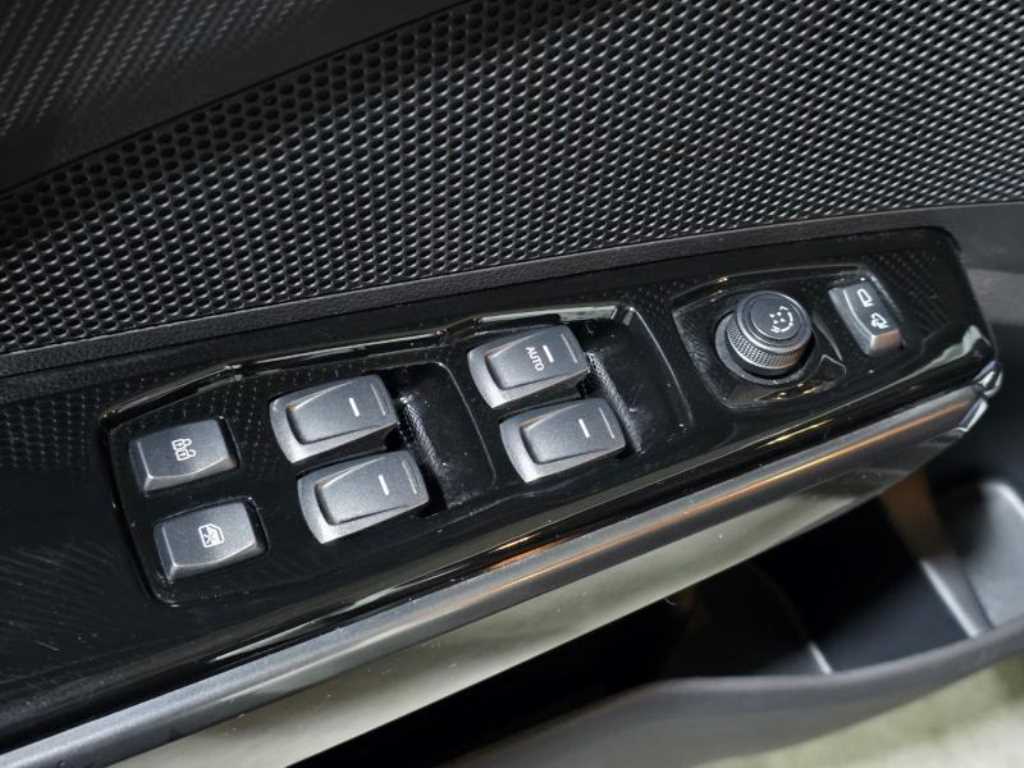 Ssangyong Tivoli - Vista 12