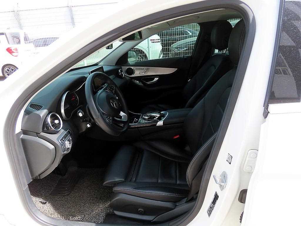 Mercedes Benz C Class - Vista 5