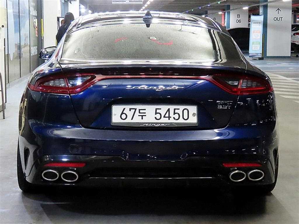 KIA Stinger - Vista 5