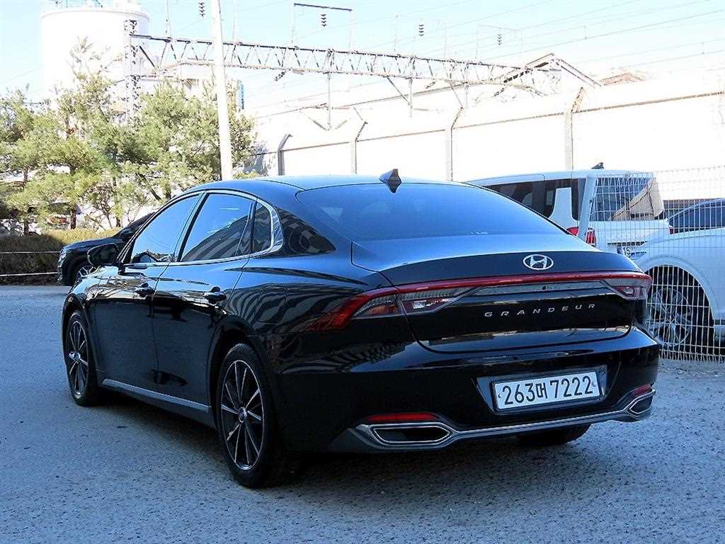 HYUNDAI Grandeur - Vista 3