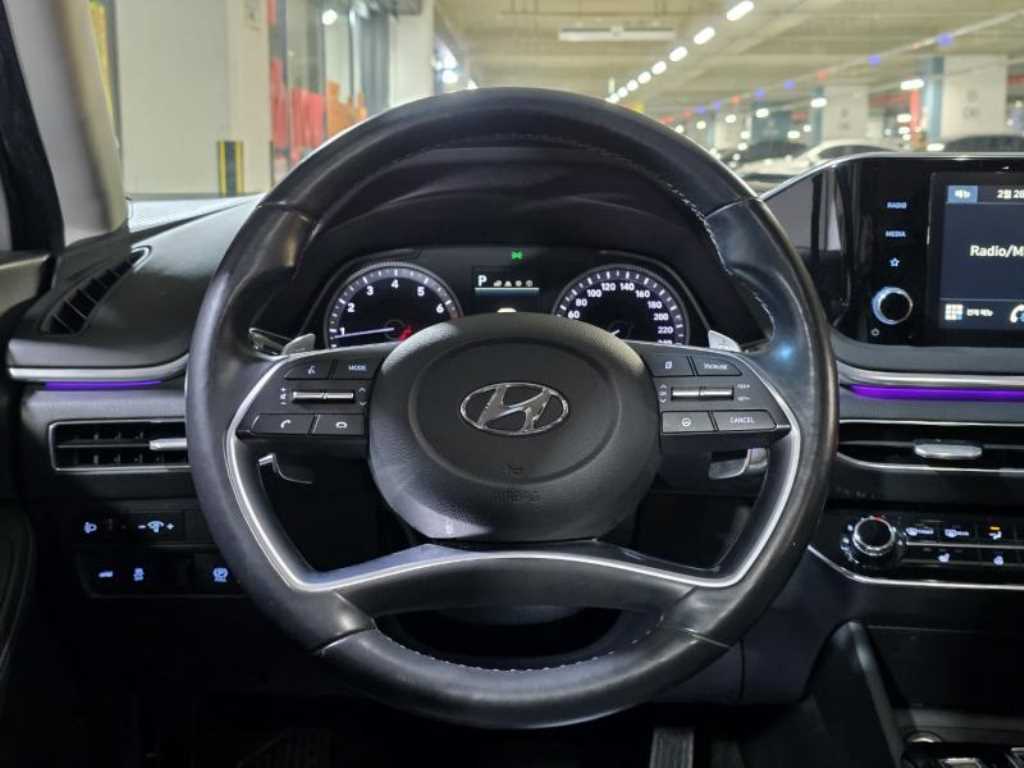 HYUNDAI Sonata - Vista 12