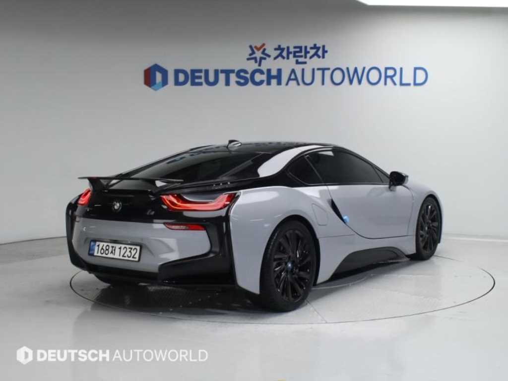 BMW i8 - Vista 2