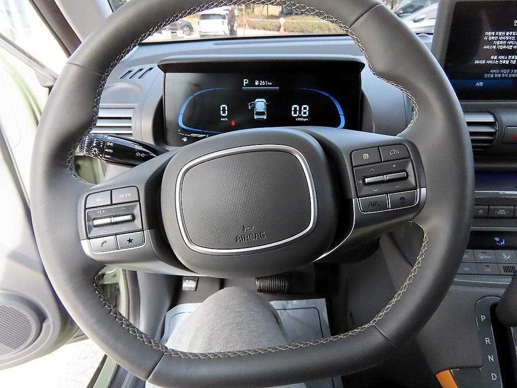 HYUNDAI Casper - Vista 8