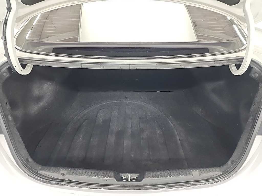 HYUNDAI Avante 2015 Blanco - Importación desde Corea - HF Imports Iquique - Foto 17