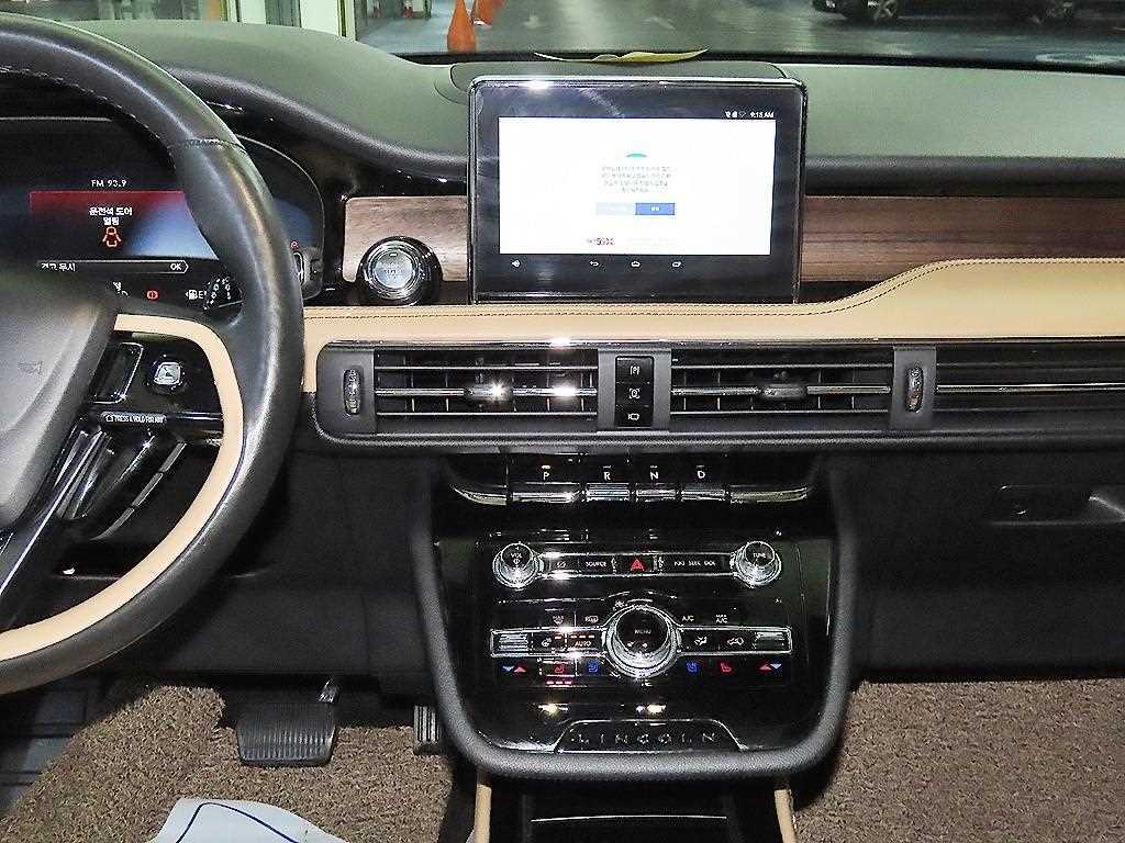 Lincoln Corsair - Vista 11