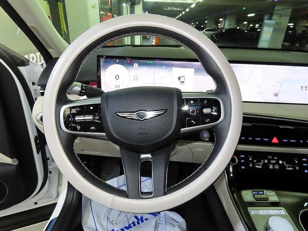 Genesis GV70 - Vista 8