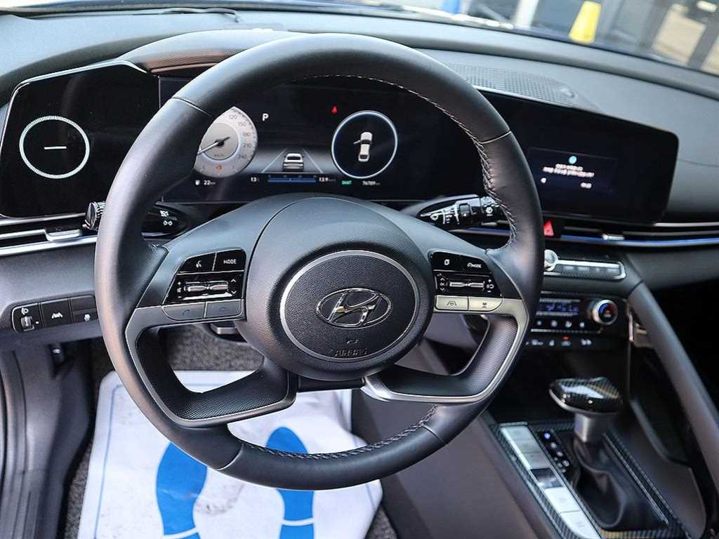 HYUNDAI Avante - Vista 8