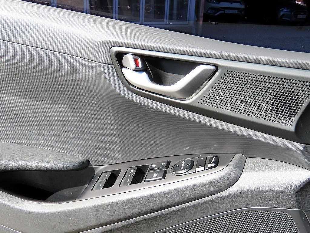 HYUNDAI Ioniq - Vista 11