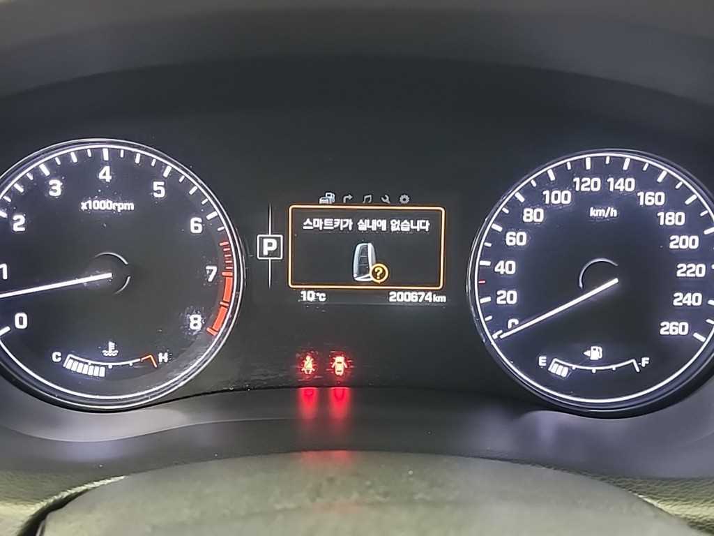 HYUNDAI Genesis - Vista 6