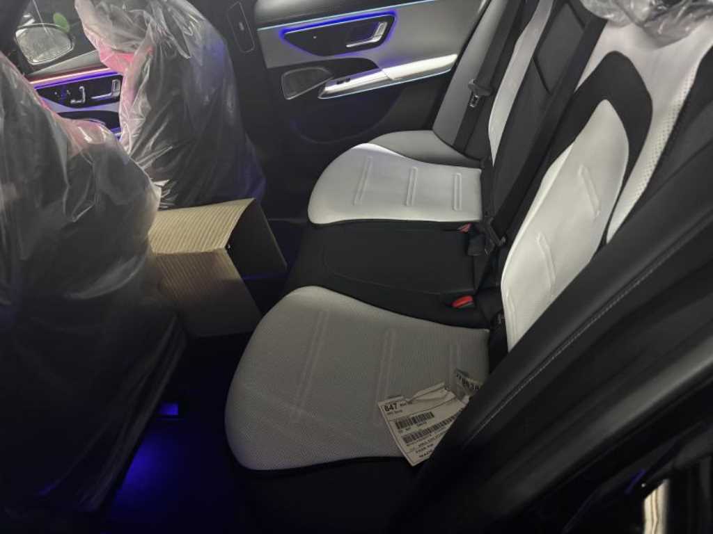 Mercedes Benz E class - Vista 5