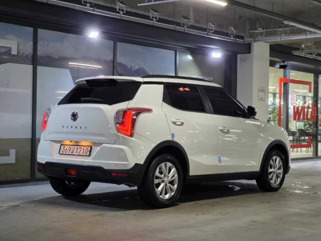Ssangyong Tivoli - Vista 4