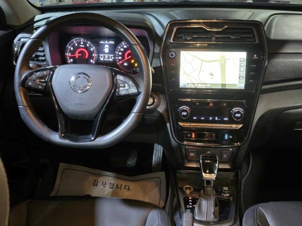 Ssangyong Tivoli - Vista 9