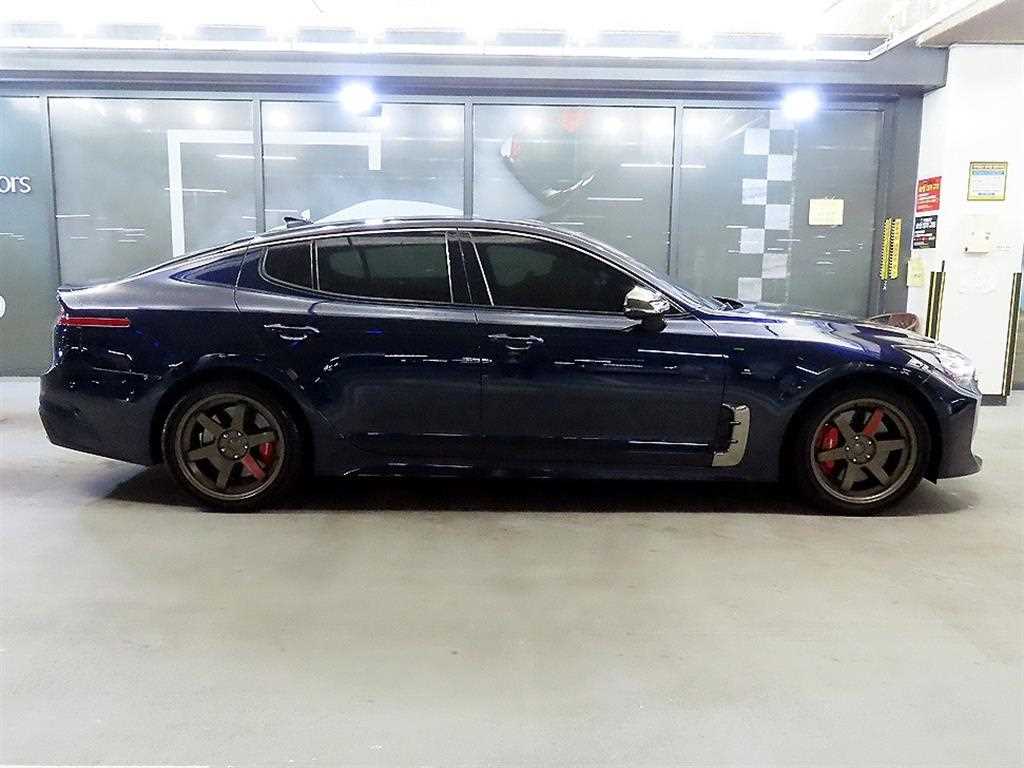 KIA Stinger - Vista 3