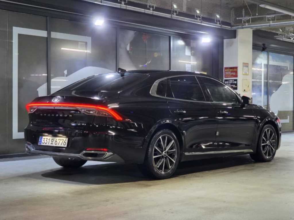 HYUNDAI Grandeur - Vista 4