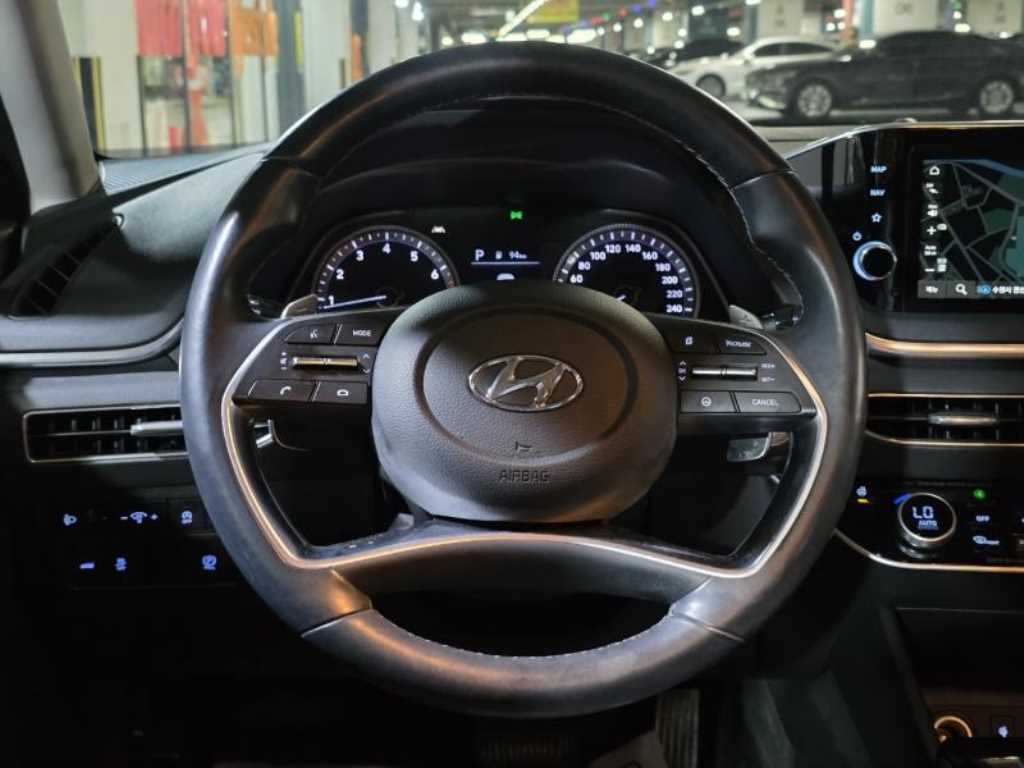 HYUNDAI Sonata - Vista 11