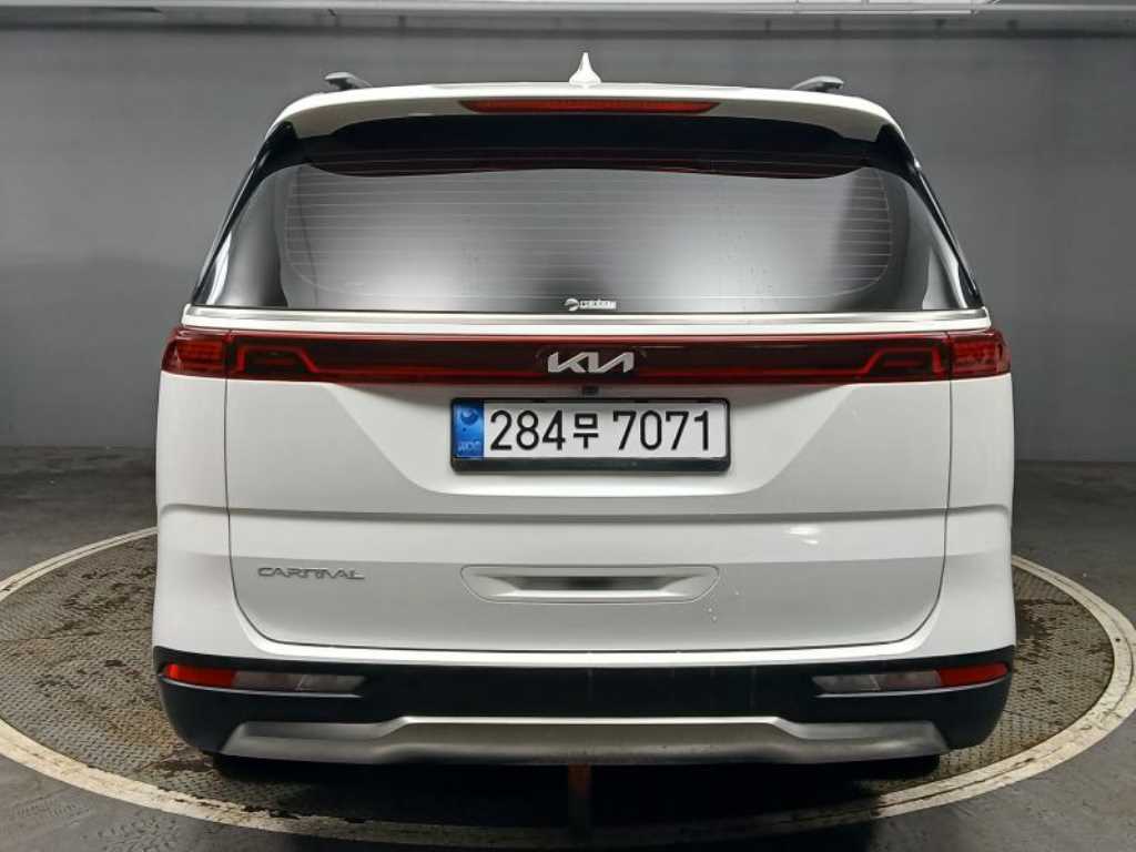 KIA Carnival - Vista 5