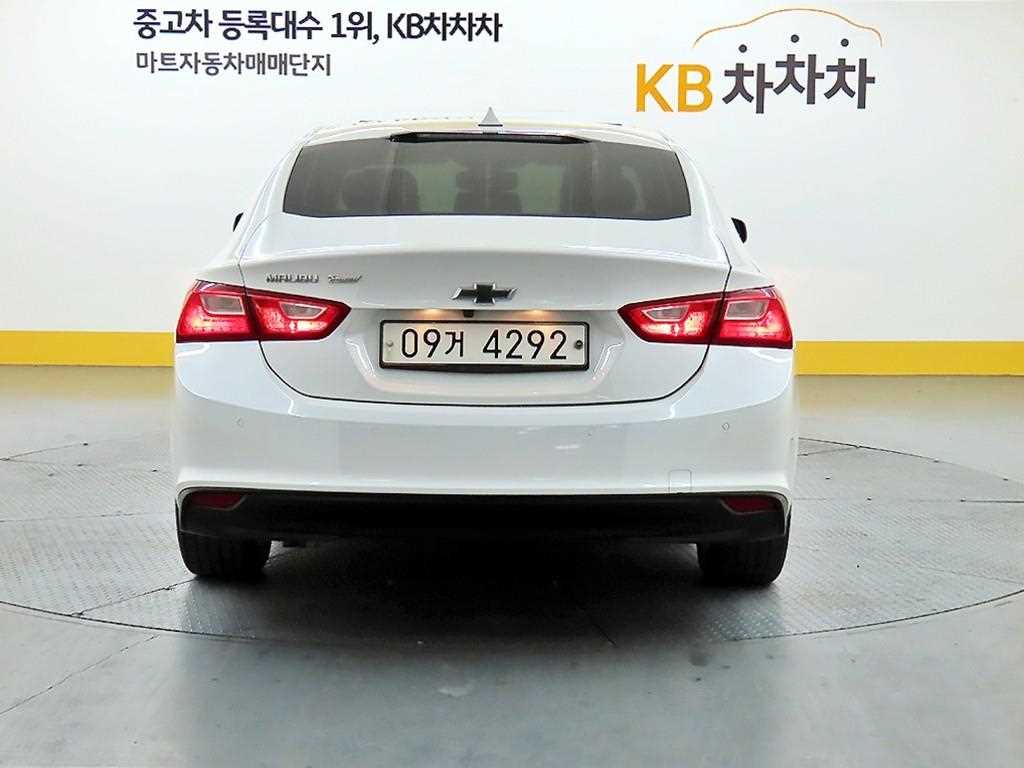 Chevrolet Malibu - Vista 3