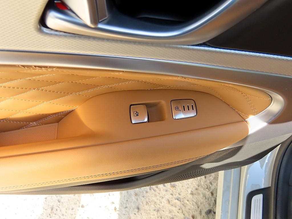 Genesis G70 2024 the color of pearl - Importación desde Corea - HF Imports Iquique - Foto 16