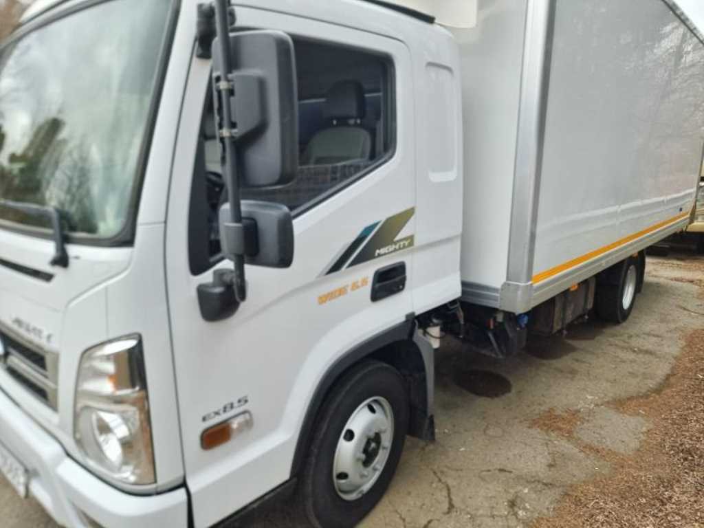 medium and large cargo truck - Vista 2