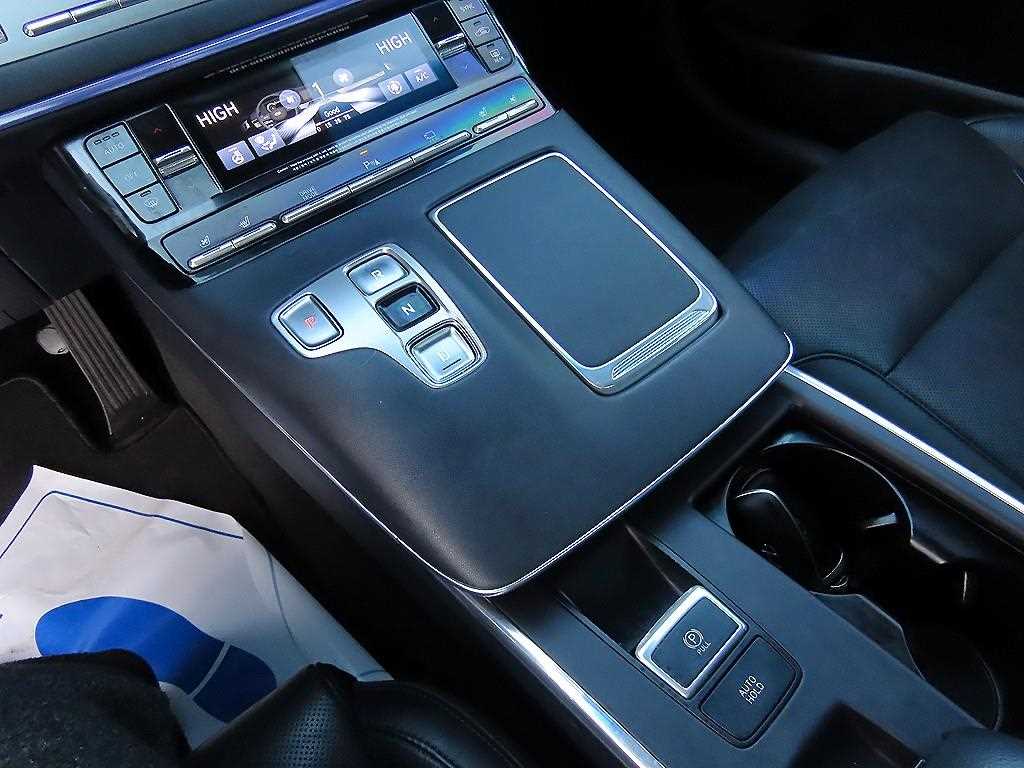 HYUNDAI Grandeur - Vista 10