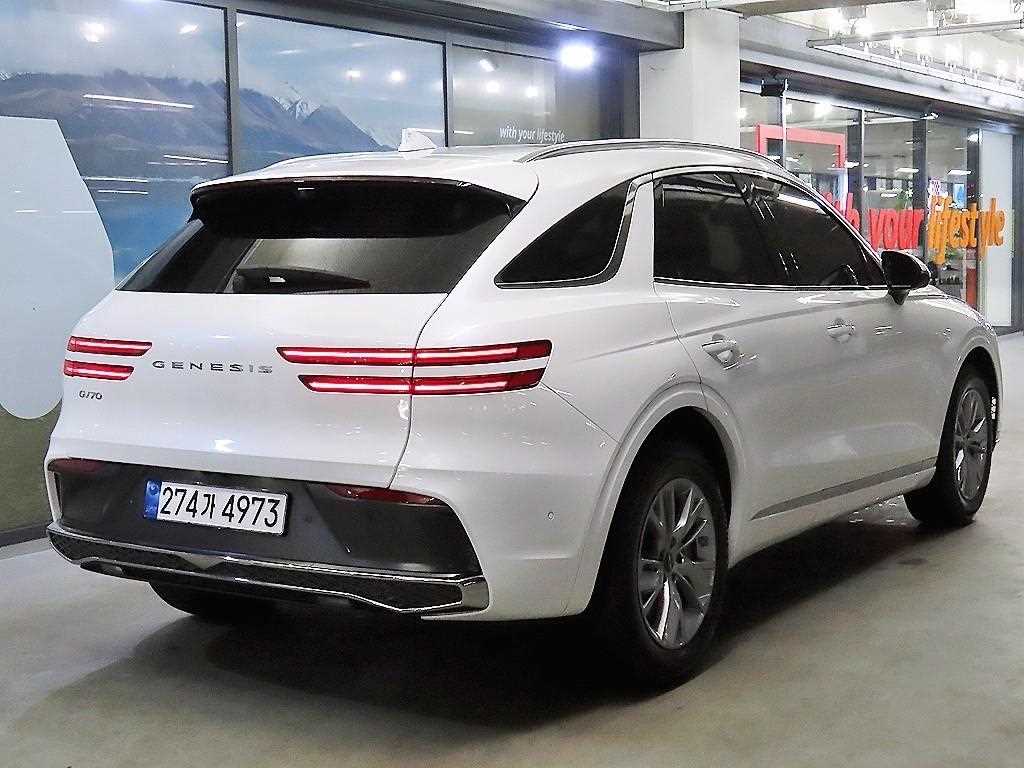 Genesis GV70 - Vista 4