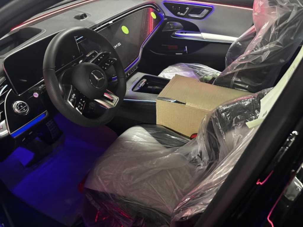 Mercedes Benz E class - Vista 6