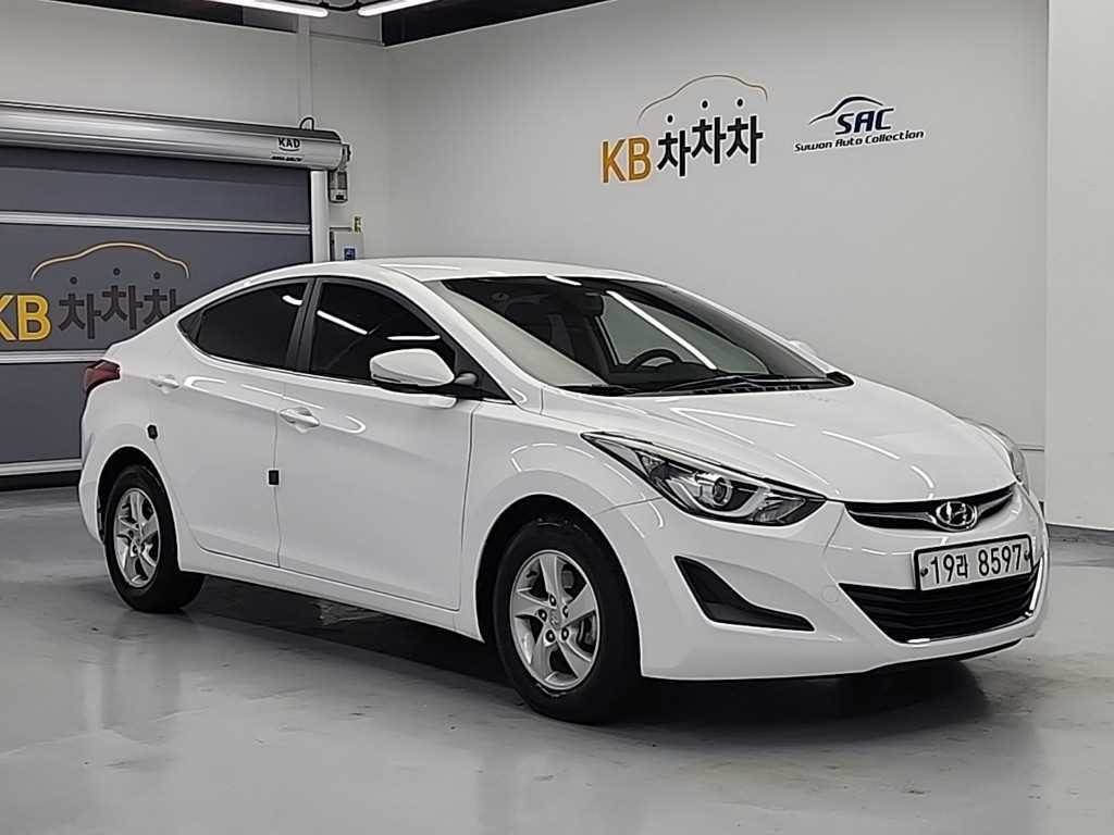 HYUNDAI Avante - Vista 4