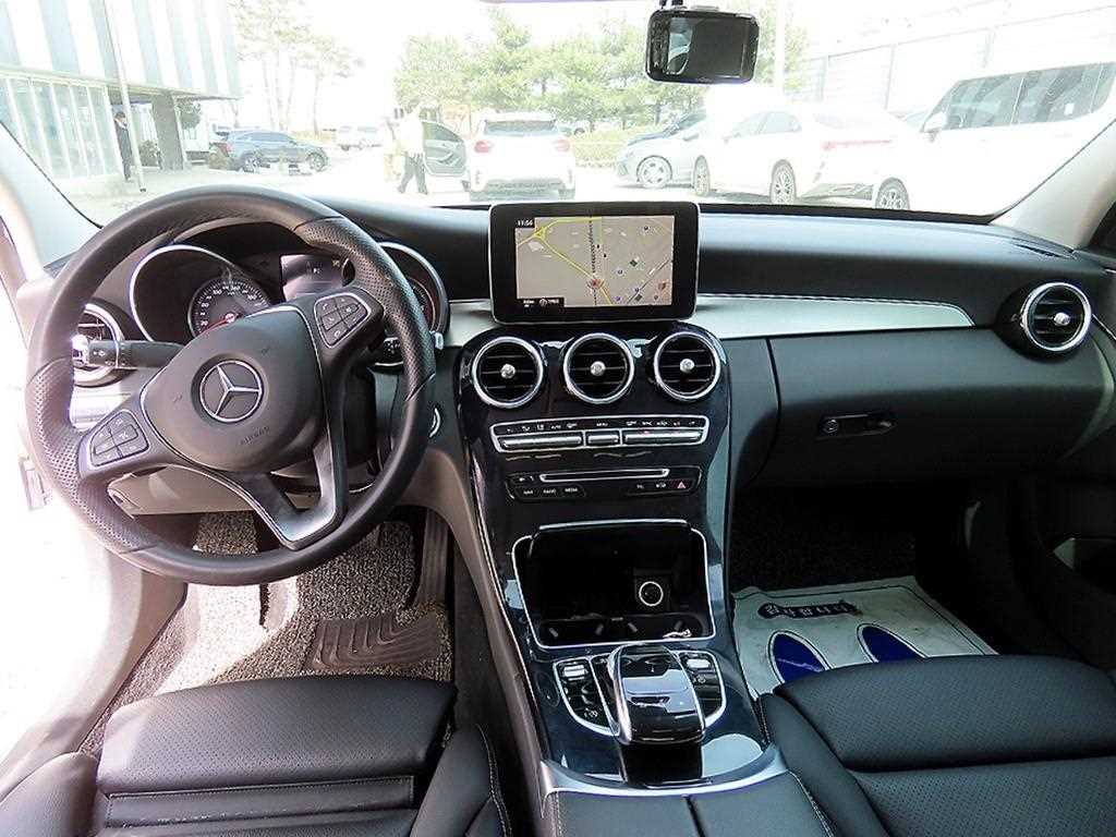 Mercedes Benz C Class - Vista 7