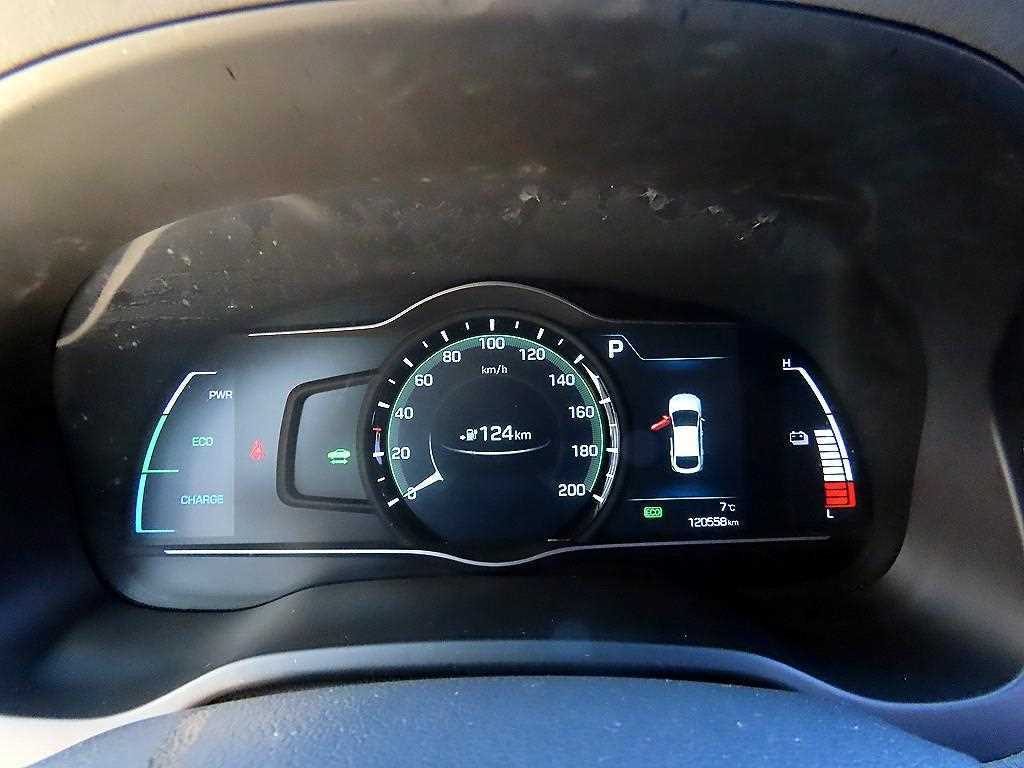 HYUNDAI Ioniq - Vista 9